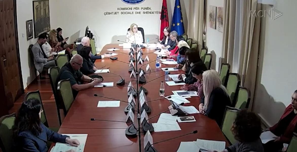 Debate në Kuvend për minimumin jetik. Opozita: Projektligj i vonuar, nevojë për shqiptarët (VIDEO)
