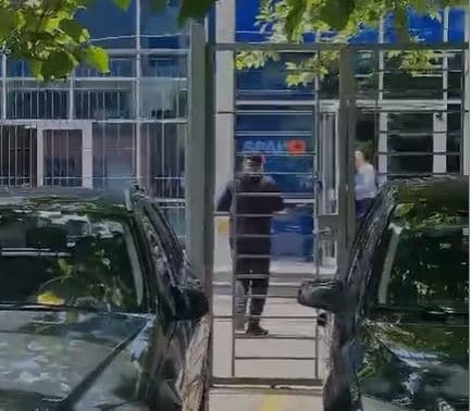 Baton Haxhiu paraqitet në SPAK (VIDEO)