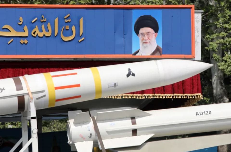 Irani thotë se do të ndërtojë një bombë bërthamore nëse ekzistenca e tij kërcënohet