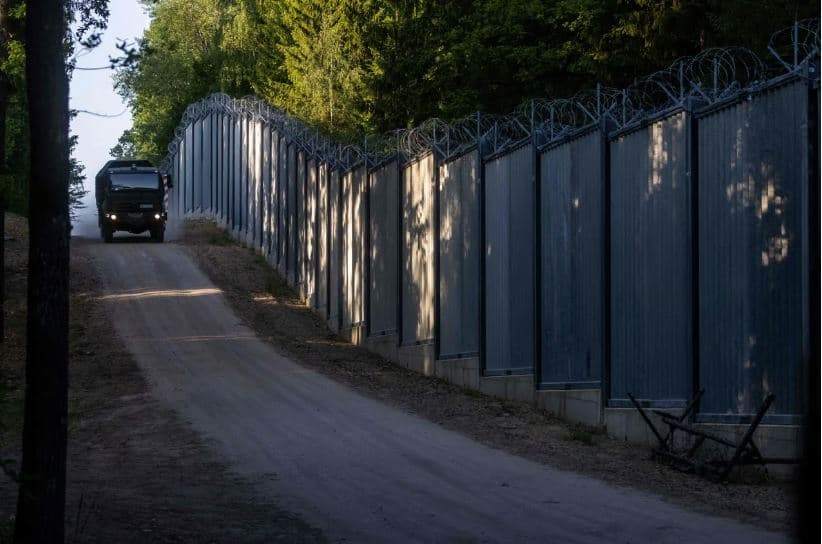 Polonia përforcon kufirin me Bjellorusinë