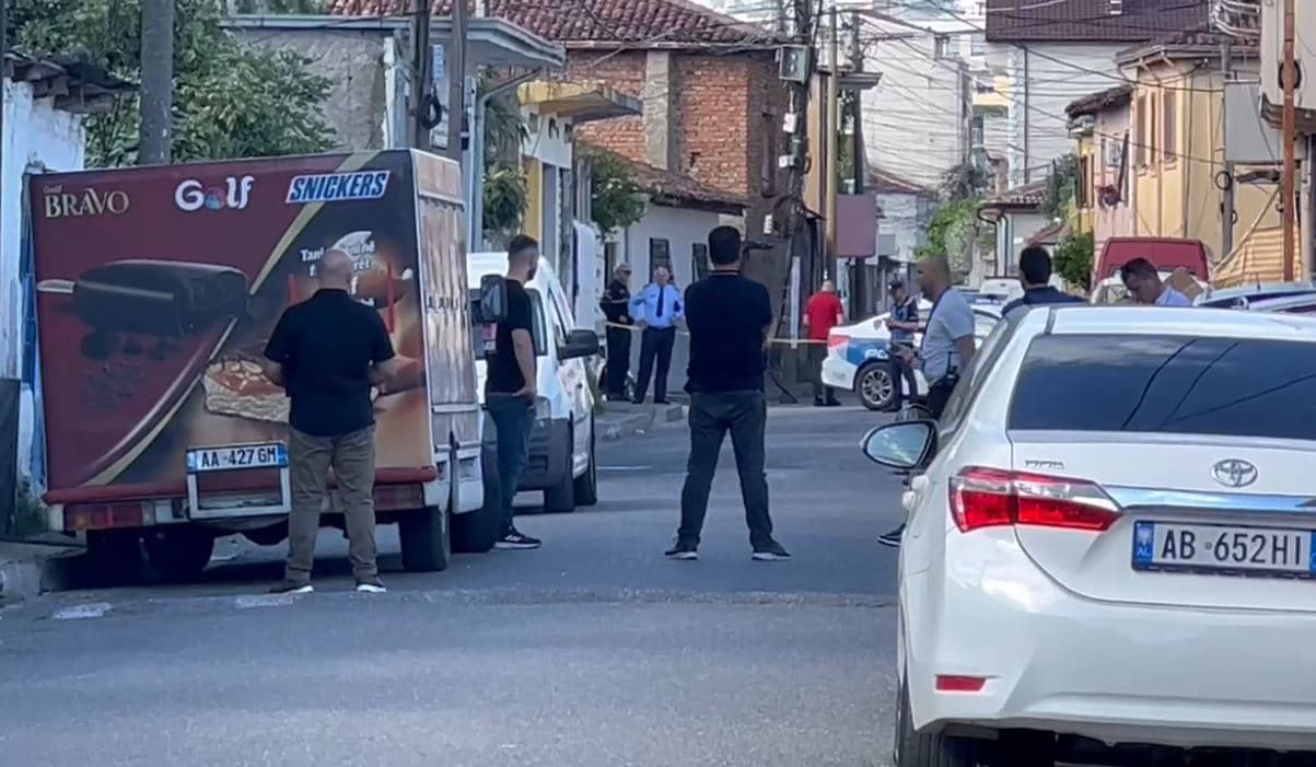 Të shtëna me armë zjarri në Shkodër, plagoset 24-vjeçari