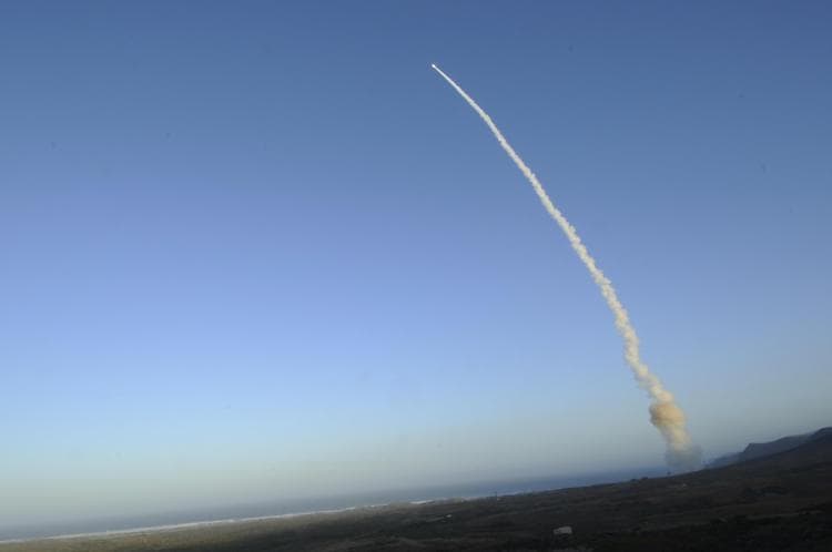 Rusi, hyn në shërbim raketa balistike Bulava