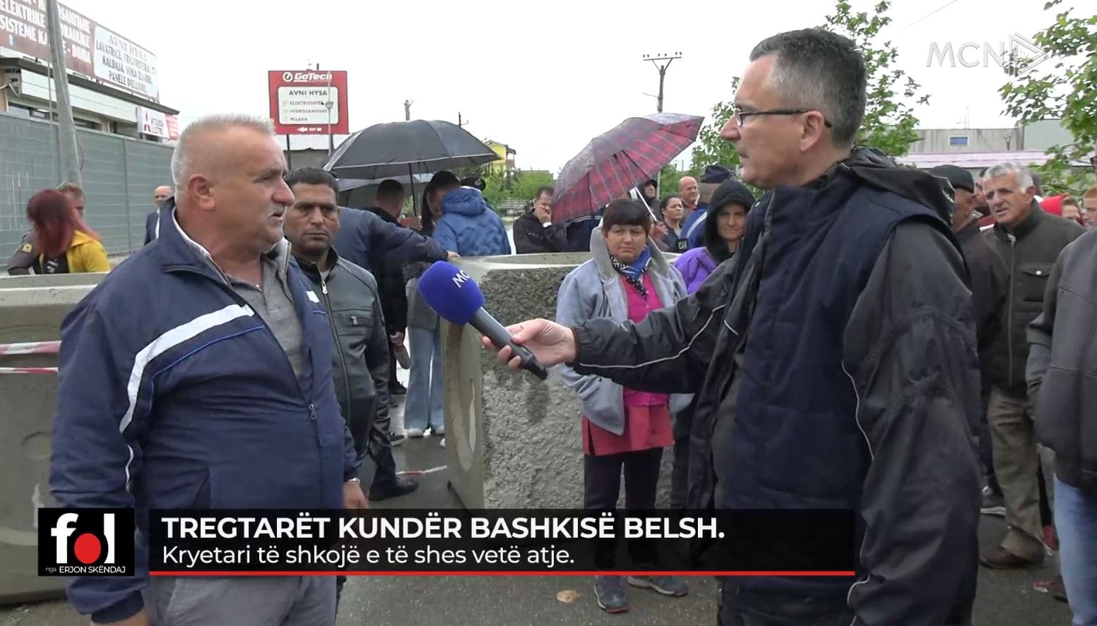 Tregtarët kundër bashkisë Belsh: Na zhvendosin 4 kilometra larg qytetit, askush nuk vjen dot. Tregu i ri burim aksidenti