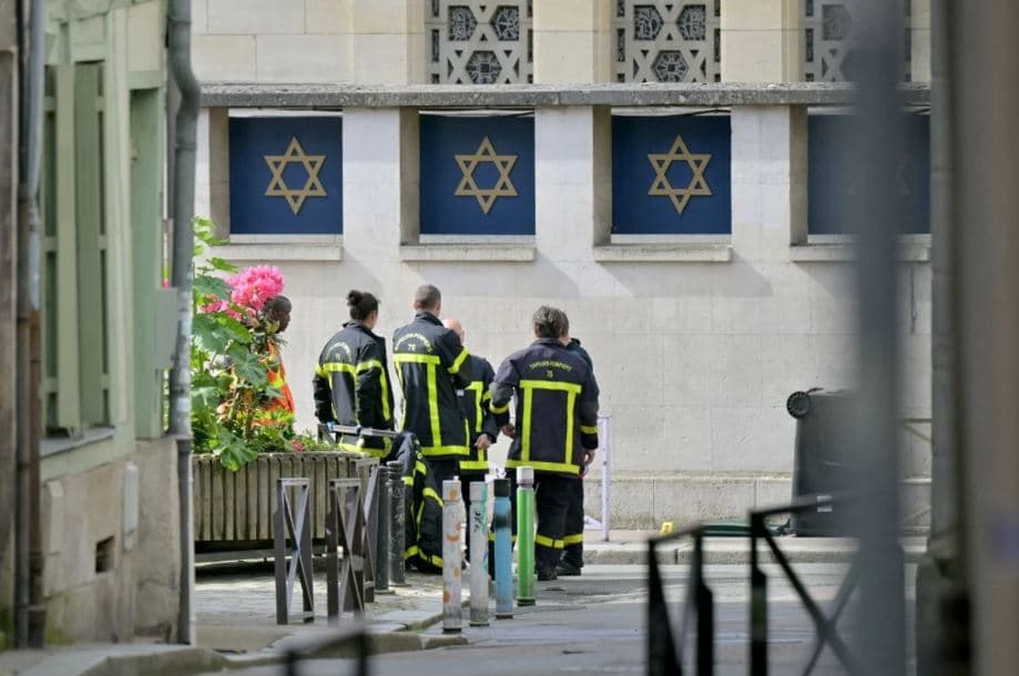 Hedh molotov drejt një sinagoge, vritet një person në Francë