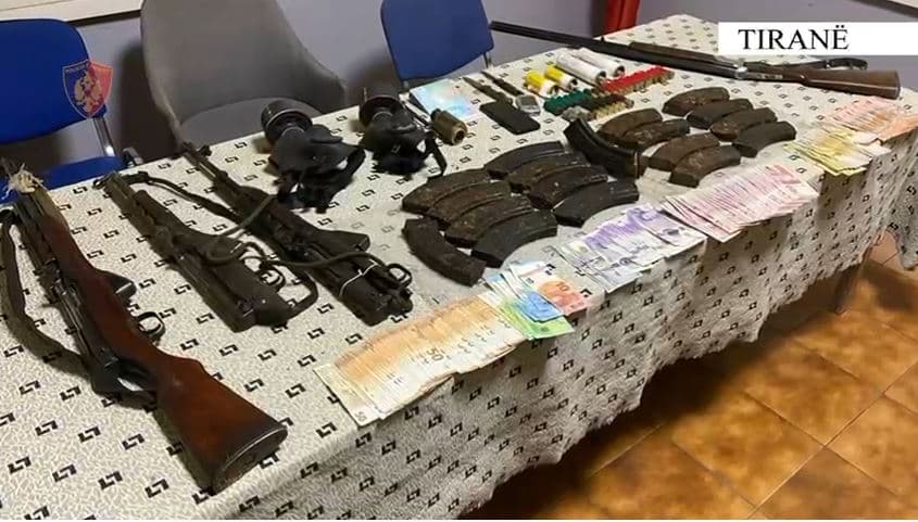   Kultivim kanabisi dhe konfiskim armësh/ Arrestohen dy persona në Tiranë, një tjetër në kërkim