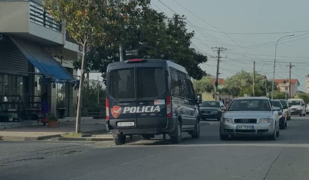 FNSH dhe RENEA aksion blic në Tiranë dhe jashtë saj, kontrolle dhe në banesën e Ervis Martinajt në Fushë Kuqe (VIDEO)