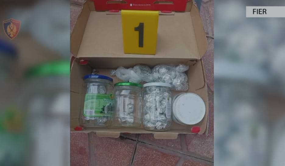 1.2 kg drogë gati për shitje, kapet “Transportuesi” dhe dy blerësit që e prisnin