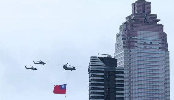 Kina sanksionon kompanitë amerikane që i sheshin armë Tajvanit