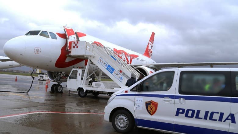 Pasagjeri pret damarët, avioni bën ulje të detyruar në Rinas