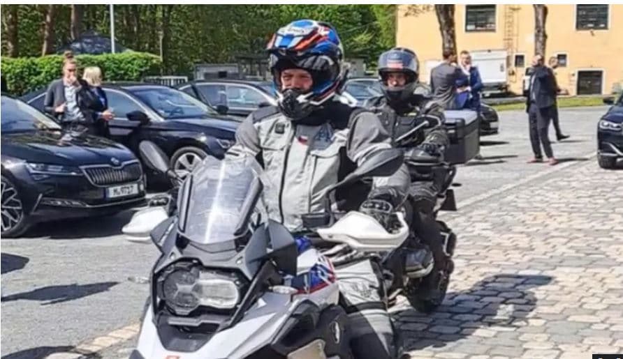 Aksidentohet me motor presidenti çek