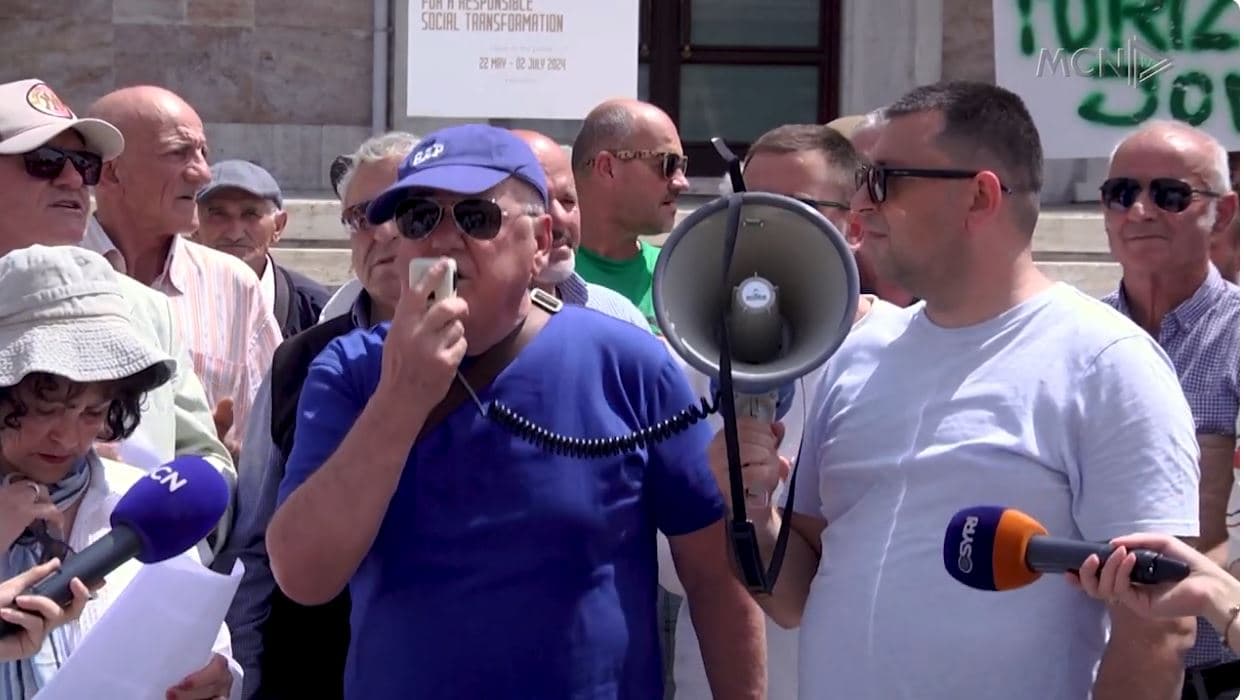 “Lumin nuk e japim, jetën po”. Projekti për Shushicën, banorët protestë para Kryeministrisë