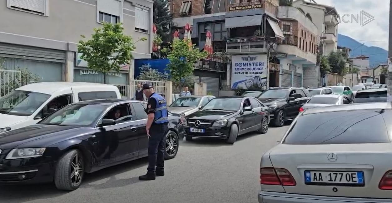 Maratona bllokon Tiranën, shkakton kaos tek shoferët dhe qytetarët (VIDEO)