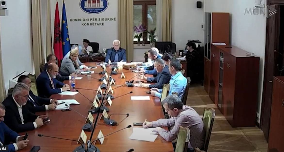 “Ligj, për të shpëtuar kriminelët”/ Opozita kundër draftit për Gjendjen Civile (VIDEO)