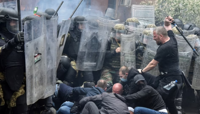 1 vit nga trazirat serbe në Zveçan/ KFOR në Kosovë: NATO, gati ta ruajë paqen