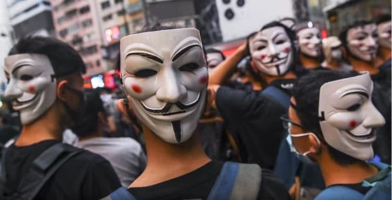 Hong Kong, 14 aktivistë rrezikojnë burgim të përjetshëm