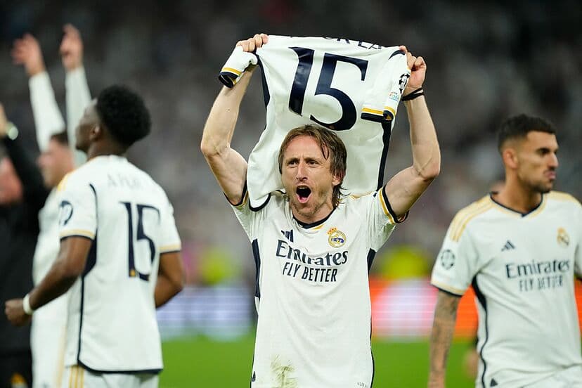 Modric qëndron te Real Madrid, gati rinovimi