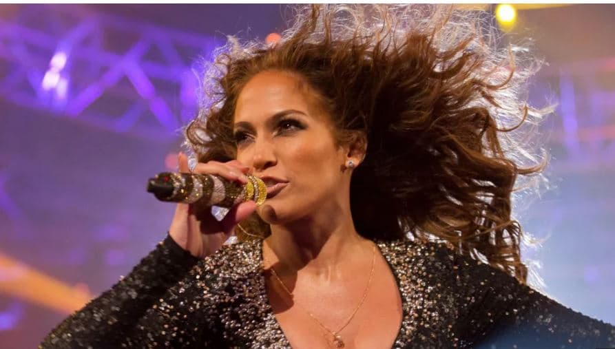 Jennifer Lopez anulon turneun në SHBA