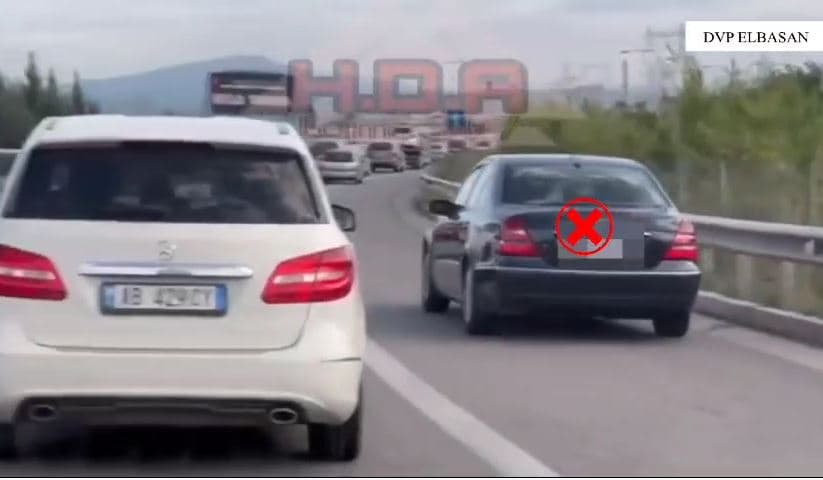 Video/ Shkelën rregullat e qarkullimit rrugor, policia gjobit 11 automjete
