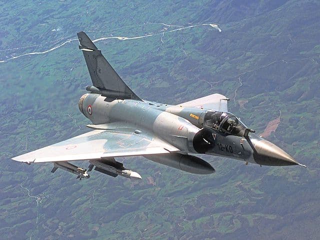 Franca planifikon t’i shesi Ukrainës avionë luftarakë Mirage 2000