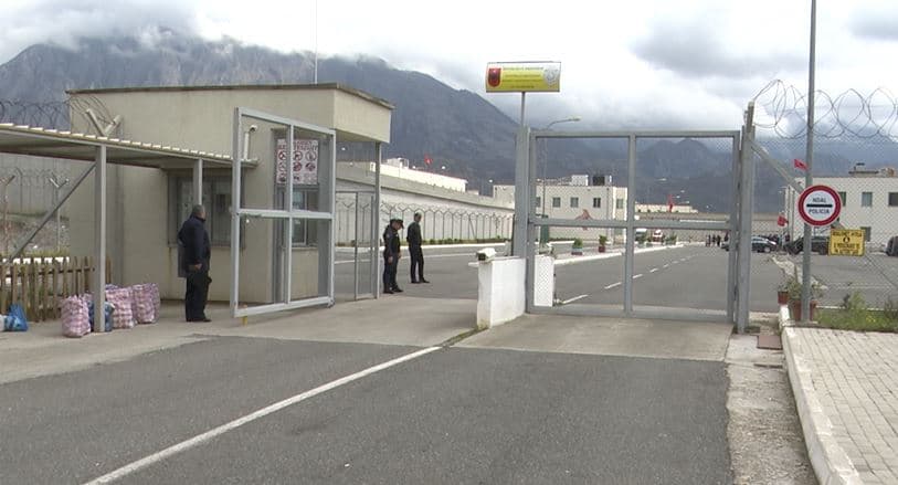 U arrestua dy muaj më parë për drogë, humb jetën në burgun e Reçit 45 vjeçari nga Lezha