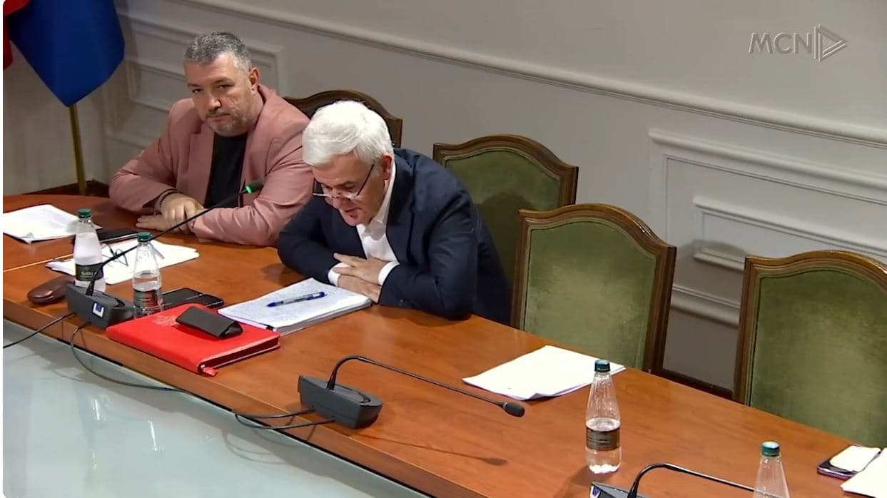 25 % e KLGJ me mandat të përfunduar. Xhafaj kritika për punën, Llagami kërkon më shumë para