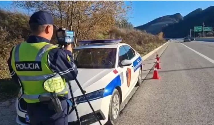Policia bënë bilancin/ Rreth 26 mijë gjoba këtë javë në gjithë vendin, pezullohen 121 leje drejtimi