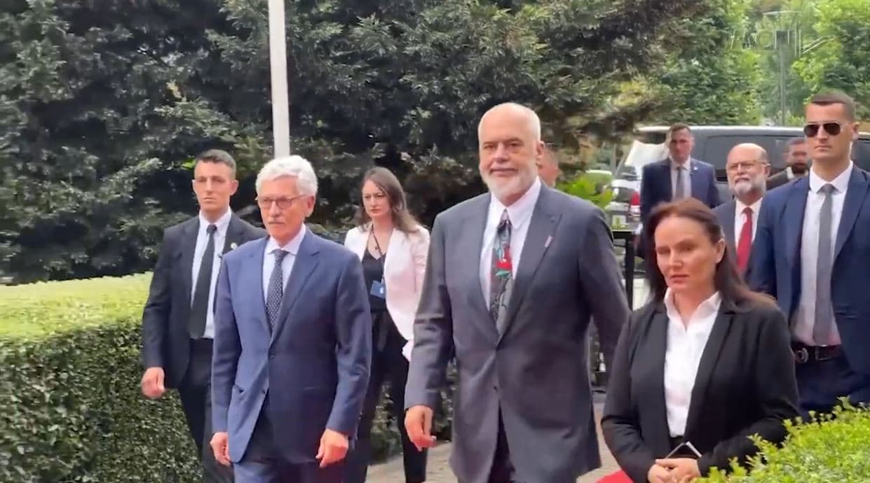 Rama “non grata” në Kosovë. Kritikon Kurtin: Provincialiteti e ndëshkon një popull!