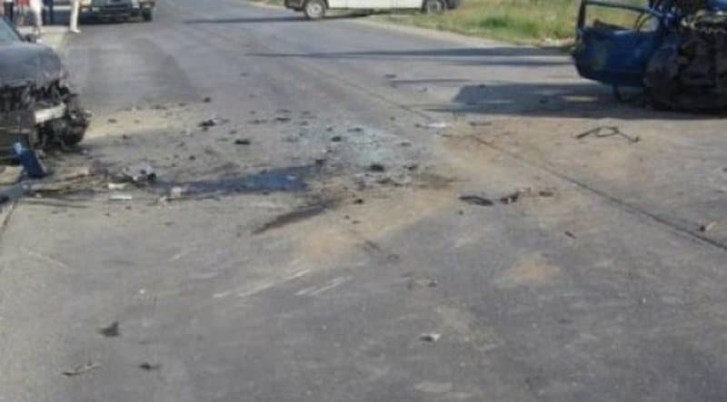 Përplasen dy makina në Dibër, plagosen dy drejtuesit