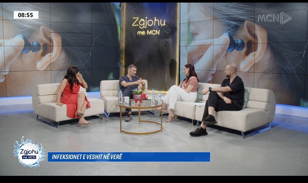 Zgjohu me MCN/ Mjeku i ORL-së shpjegon rreziqet që vijnë nga bakteret që përmbajnë kufjet në vesh
