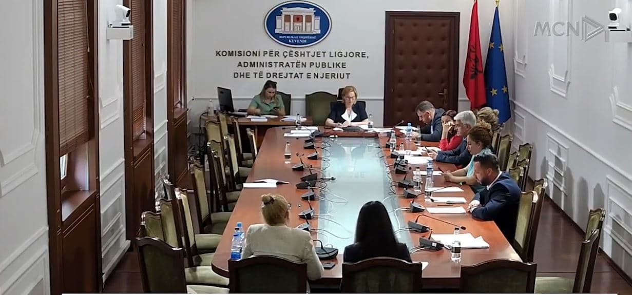“Politika mos mbajë mëkatet e administratës”. Pirdeni: Ndryshimi vjen nga drejtuesit! Rritje në rekrutime