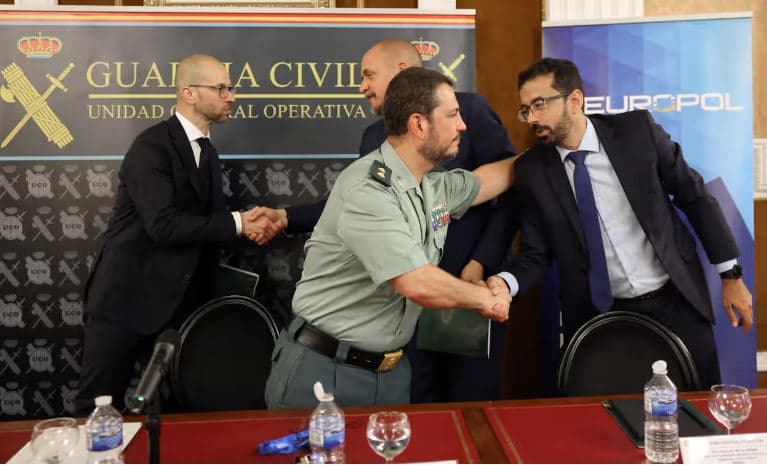 Europol shkatërron kartelin ballkanik të transportit të drogës nga Amerika e Jugut