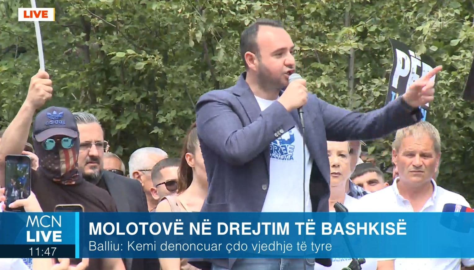 Balliu nga protesta para bashkisë: PD sot më e bashkuar se kurrë, banda e hajdutëve fshihen si miu nga frika 