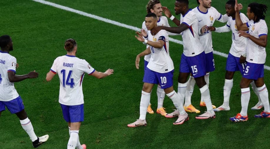 Mbappe theu hundën, Federata Franceze: I duhet një maskë për të zbritur në fushë