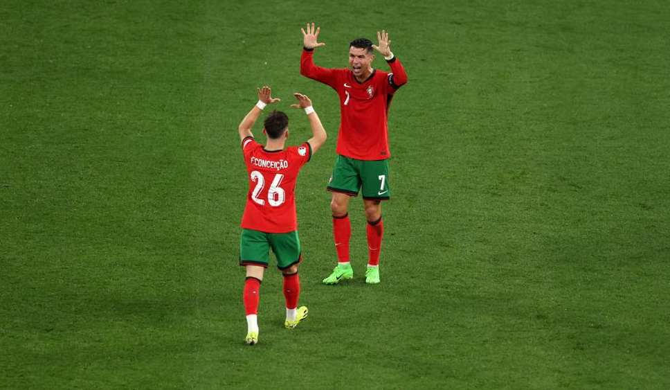 Fiton Portugalia, përmbysje me vështirësi ndaj Çekisë