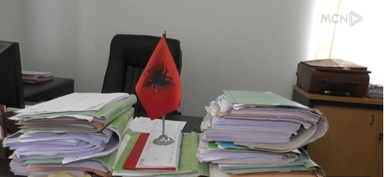 Avokatët kërkojnë gjyqtarë. “Harta e re dështim, profilizimi nuk zgjidh situatën”