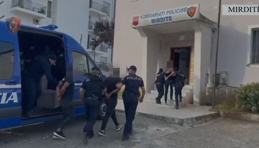 Plagosën një person, arrestohen tre vëllezër në Mirditë 