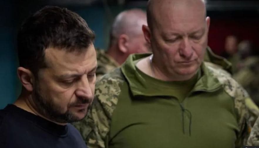 Zelensky shkarkon një gjeneral për performancë të dobët