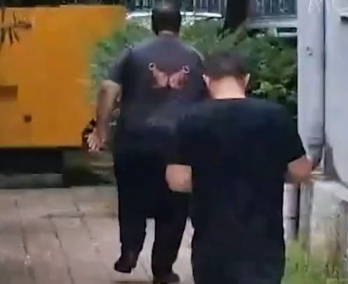  Pamjet ku mjeku Gashi ikën me vrap/ Gjykata e Tiranës: Doli nga dera e gjyqtarëve,  i pa shoqëruar nga asnjë polic