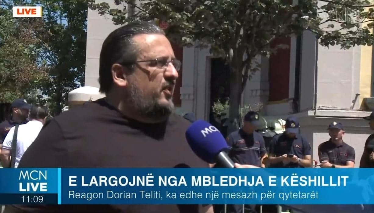 E larguan nga mbledhja, Teliti: Jemi në një diktaturë në Këshillin Bashkiak, fjala e lirë nuk lejohet të thuhet (VIDEO)