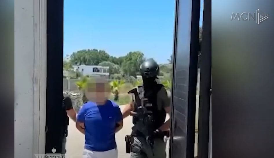 Arrestohet Astrit Avdylaj, në momentin e ndalimit në vilën e tij në Shijak ishte i armatosur (VIDEO)