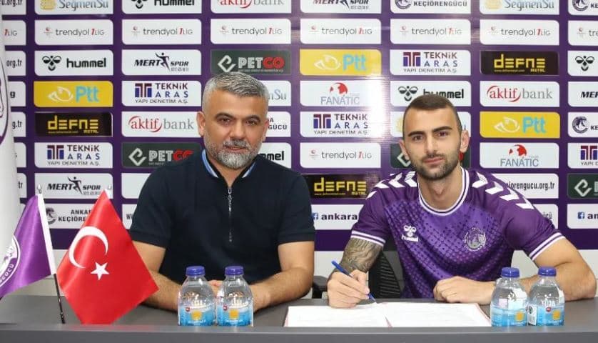 Kristal Abazaj prezantohet në Turqi