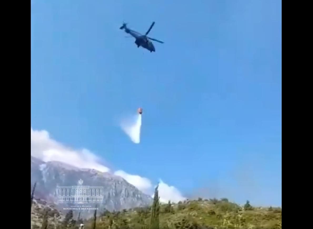 Zjarri në Dhërmi/ Balla: Zjarrfikësit dhe helikopteri i FA po punojnë për fikjen e vatrës