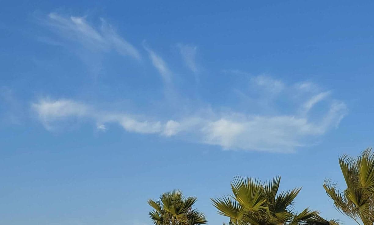 Temperaturat shkojnë 38 gradë, parashikimi i motit për të shtunën dhe të dielën 