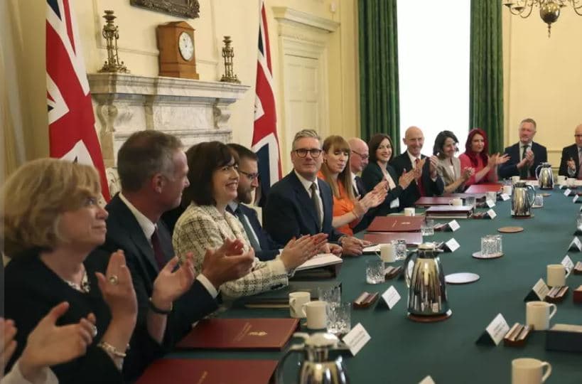 Britania e Madhe/ Keir Starmer: Nuk do t’i deportojmë emigrantët në Ruandë