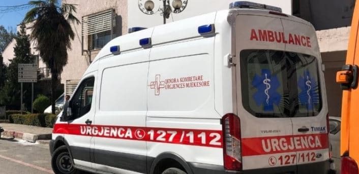 Makina përplas 14-vjeçaren në Shkodër
