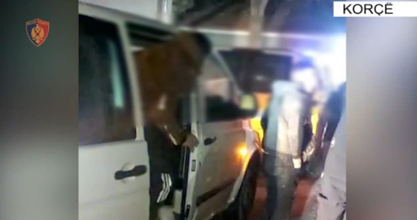 Transportonte emigrantë të paligjshëm kundrejt pagesës/ Arrestohet 36-vjeçari në Korçë