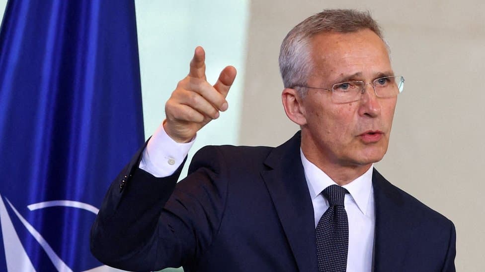 Stoltenberg: Asnjë premtim se Ukraina do të anëtarësohet në NATO brenda 10 viteve