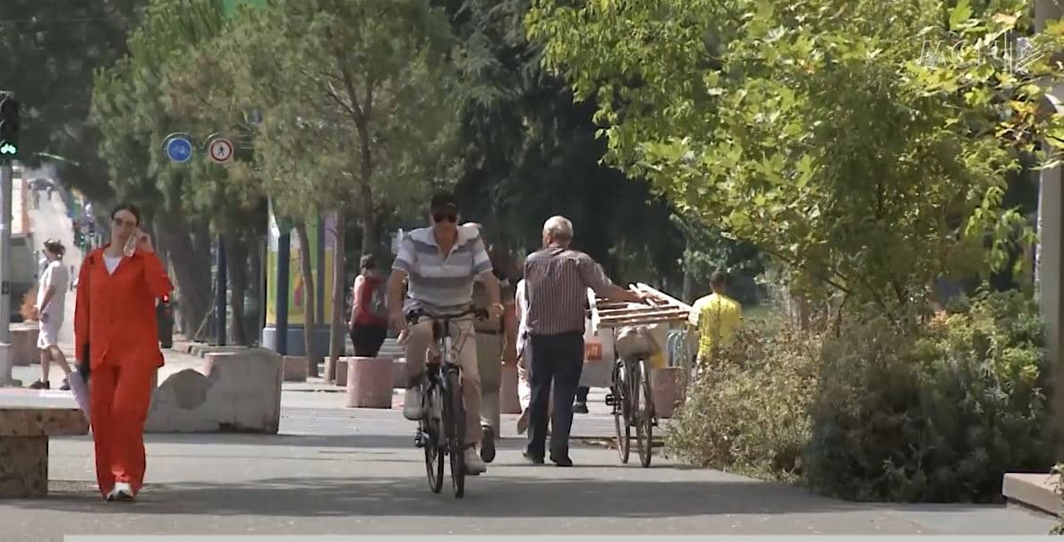 Vapa shton problemet me zemrën/ Gishto: Shmangni daljet në orën e pikut dhe konsumoni lëngje (VIDEO)