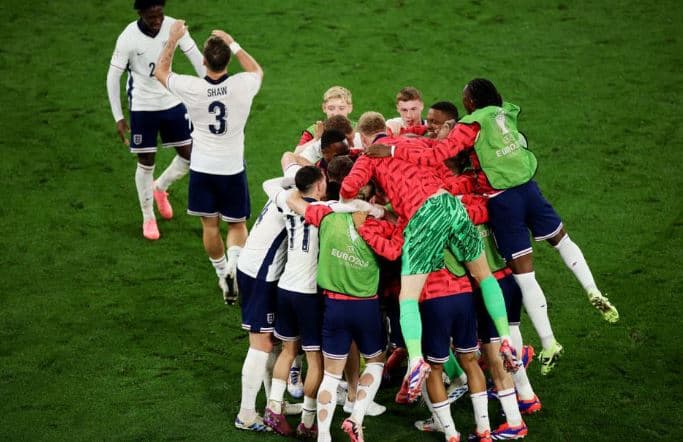 Vendos goli në fund, Anglia i bashkohet Spanjës në finalen e Europianit