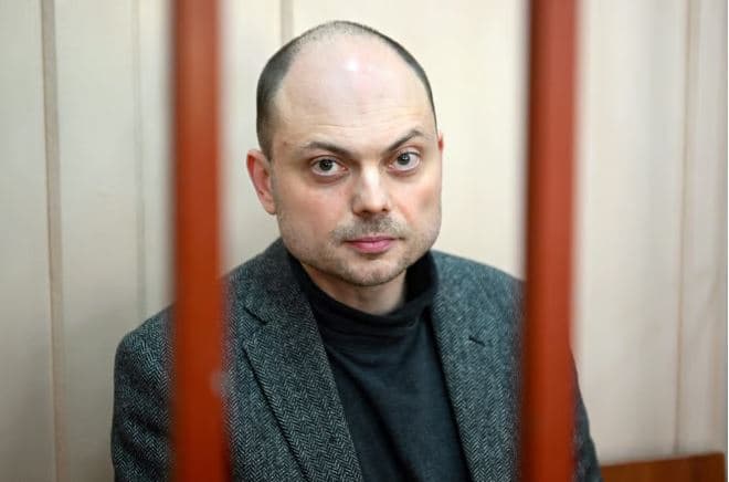 Kritiku i Putinit zhduket pas transferimit në spitalin e burgut